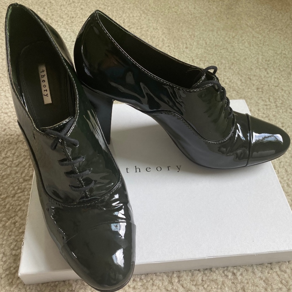 THEORY Patent Leather Booties NWOT. Unique Deep Emerald Color Women…